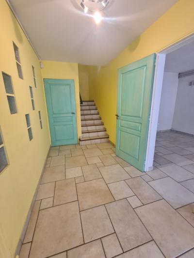 Near Limoux City Center, Residential Area, Spacious 4-sided Villa On 900 M2 Of Land