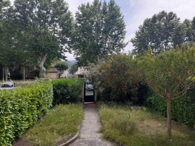 Character Townhouse, Independent With Adjoining Garden And Garage