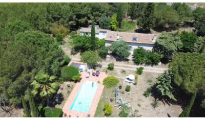 Gruissan, 3km From The Beaches, Renovated Character House With 5 Bedrooms, On A 2.5 Hectare Park, Wi