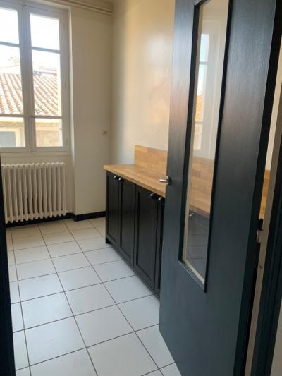 Large Flat T3 Renovated With Taste Close To The Center Of Limoux.