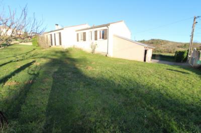 Fa - Villa Of Approx. 104 M2 On One Level Raised Above Garage/workshop