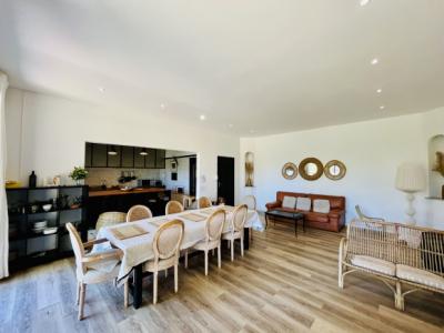 Carcassonne/narbonne Axis: Magnificent 430 M2 Mansion With Outbuildings And Garden