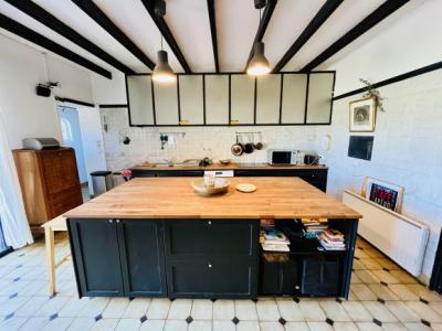 Carcassonne/narbonne Axis: Magnificent 430 M2 Mansion With Outbuildings And Garden