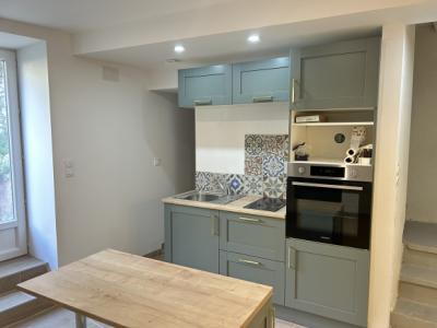 Completely Renovated - 1-bedroom Apartment With Courtyard - 55 M2 - Reversible Air Conditioning