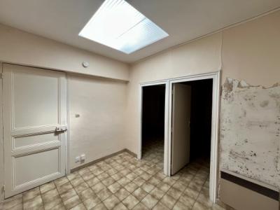 Bastide: Building With 4 Apartments And 2 Professional Premises To Renovate
