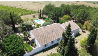 Gruissan, 3km From The Beaches, Renovated Character House With 5 Bedrooms, On A 2.5 Hectare Park, Wi