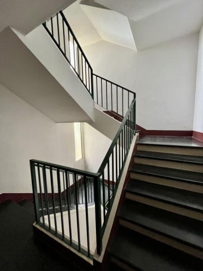 5-room Apartment With Balcony, Cellar And Parking
