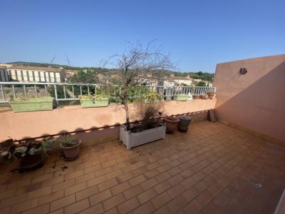 Limoux-city Center-t3 Duplex Apartment With Elevator