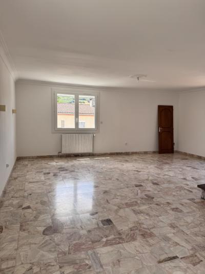 Very Beautiful Renovated 5-room House With Large Terrace, Garden And Garage