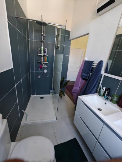 3 Km From Esperaza - Spacious, Dual-aspect Village House.