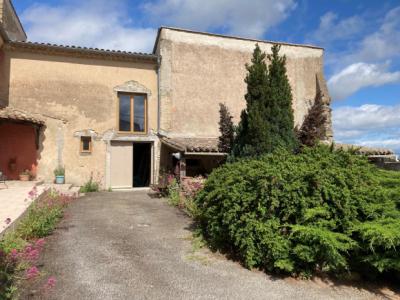 Carcassonne, Renovated 160m2 House With Outbuildings, Courtyard, Terraces, Garden And Swimming Pool