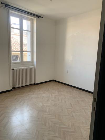 Large Flat T3 Renovated With Taste Close To The Center Of Limoux.