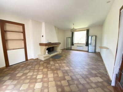 10 Km From Limoux, 5 Bedroom Villa On Land Of Approximately 2300 M2