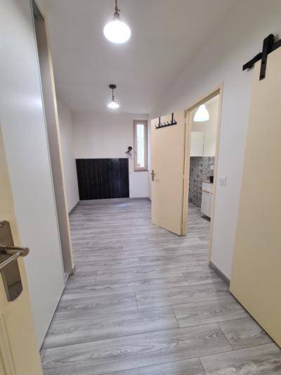 Chalabre Town Center In Character Building Very Well Renovated 2-room Apartment