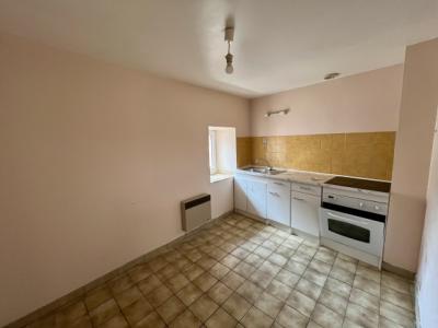 Bastide: Building With 4 Apartments And 2 Professional Premises To Renovate