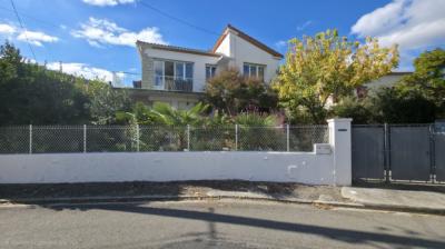 Limoux - A Stone\'s Throw From The Town Centre - Solid 5-room Villa On 416m2 Of Land With Well
