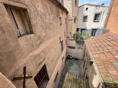 Bastide: Building With 4 Apartments And 2 Professional Premises To Renovate
