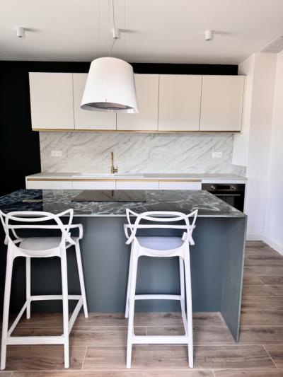 Very Beautiful Renovated 5-room House With Large Terrace, Garden And Garage
