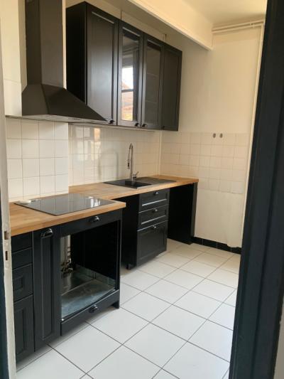 Large Flat T3 Renovated With Taste Close To The Center Of Limoux.