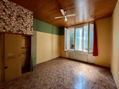 Near The Banks Of The Aude And The City: Real Estate Complex With Courtyards To Renovate