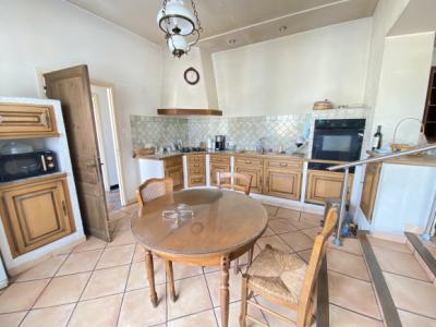 Villa Of Approximately 150 M2, On 400 M2 Of Garage, Ideal Commercial Location