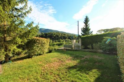 Near Limoux, Large Villa Comprising 2 Apartments On A Plot Of 2420 M2