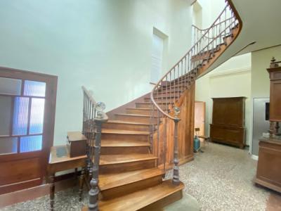 19th Century Mansion With Numerous Outbuildings And Additional Land Of 730 M2.