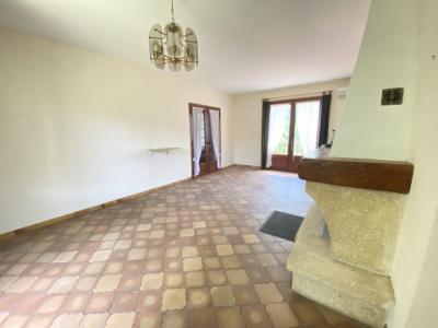 10 Km From Limoux, 5 Bedroom Villa On Land Of Approximately 2300 M2