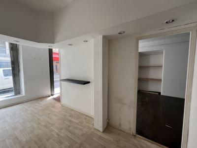 Bastide: Building With 4 Apartments And 2 Professional Premises To Renovate