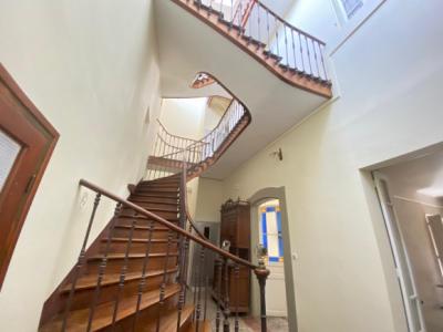 19th Century Mansion With Numerous Outbuildings And Additional Land Of 730 M2.