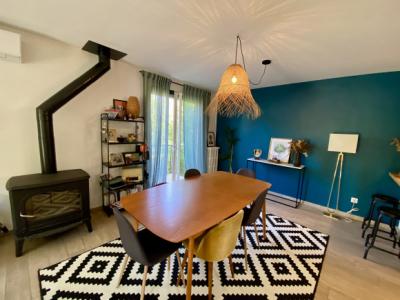 Charming Renovated Townhouse With Garage And Garden