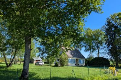 Houses For Sale - 6 Rooms - 85 M2
