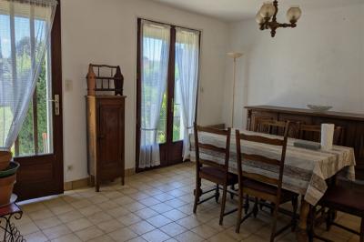 Houses For Sale - 5 Rooms - 79 M2