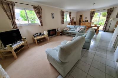 Houses For Sale - 4 Rooms - 93 M2