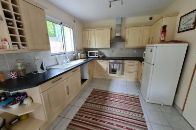 Houses For Sale - 4 Rooms - 93 M2