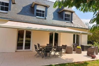 Houses For Sale - 7 Rooms - 141 M2