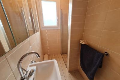 Houses For Sale - 7 Rooms - 141 M2