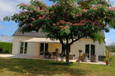 Houses For Sale - 7 Rooms - 141 M2