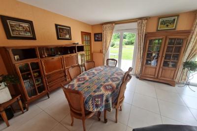 Houses For Sale - 7 Rooms - 141 M2