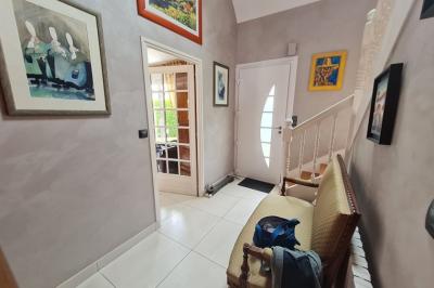 Houses For Sale - 7 Rooms - 141 M2