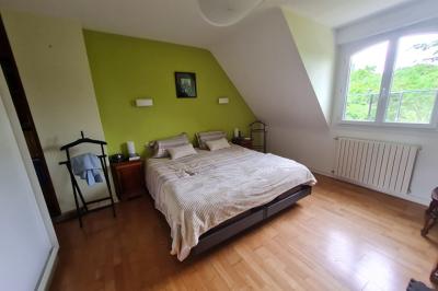 Houses For Sale - 7 Rooms - 141 M2