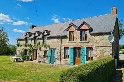 Houses For Sale - 8 Rooms - 150 M2