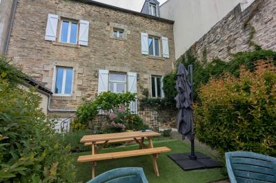 Houses For Sale - 7 Rooms - 152 M2