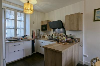Houses For Sale - 7 Rooms - 152 M2