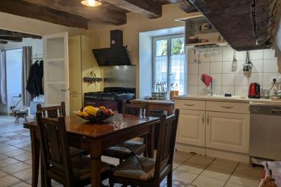 Houses For Sale - 7 Rooms - 134 M2