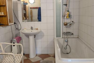 Houses For Sale - 7 Rooms - 134 M2