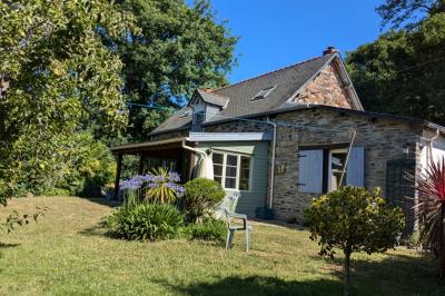 Houses For Sale - 5 Rooms - 110 M2