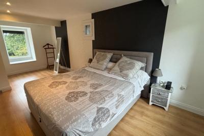 Houses For Sale - 6 Rooms - 126 M2