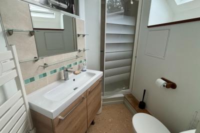 Houses For Sale - 6 Rooms - 126 M2