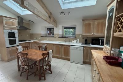 Houses For Sale - 6 Rooms - 126 M2